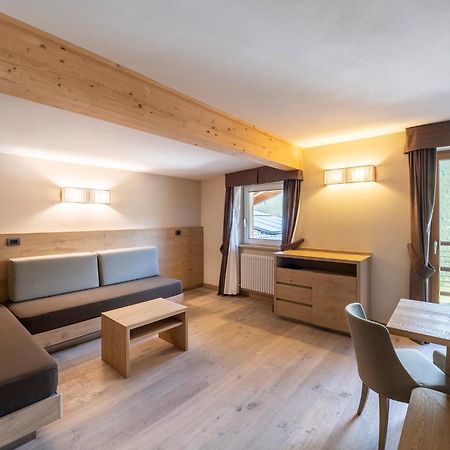 Design & Suite Hotel Ciarnadoi Vigo di Fassa Extérieur photo