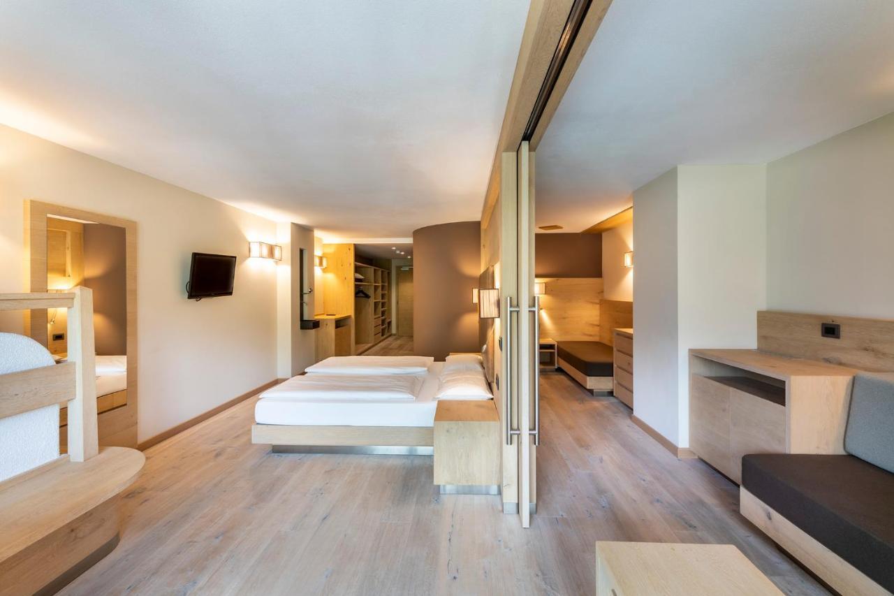 Design & Suite Hotel Ciarnadoi Vigo di Fassa Extérieur photo