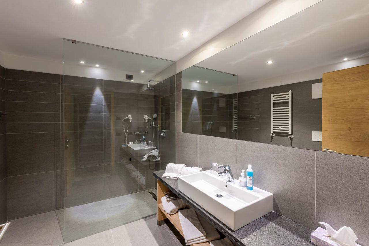 Design & Suite Hotel Ciarnadoi Vigo di Fassa Extérieur photo