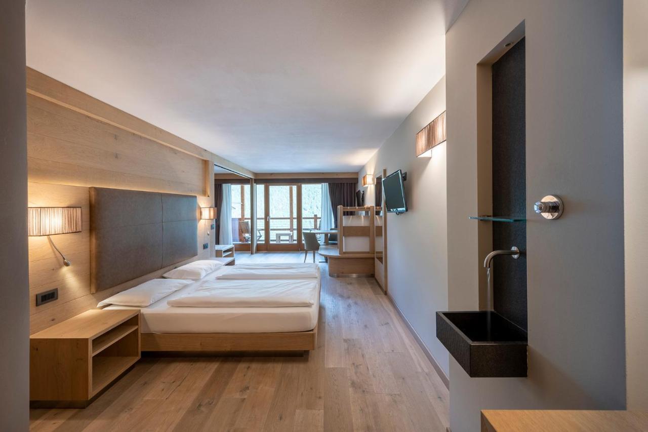 Design & Suite Hotel Ciarnadoi Vigo di Fassa Extérieur photo