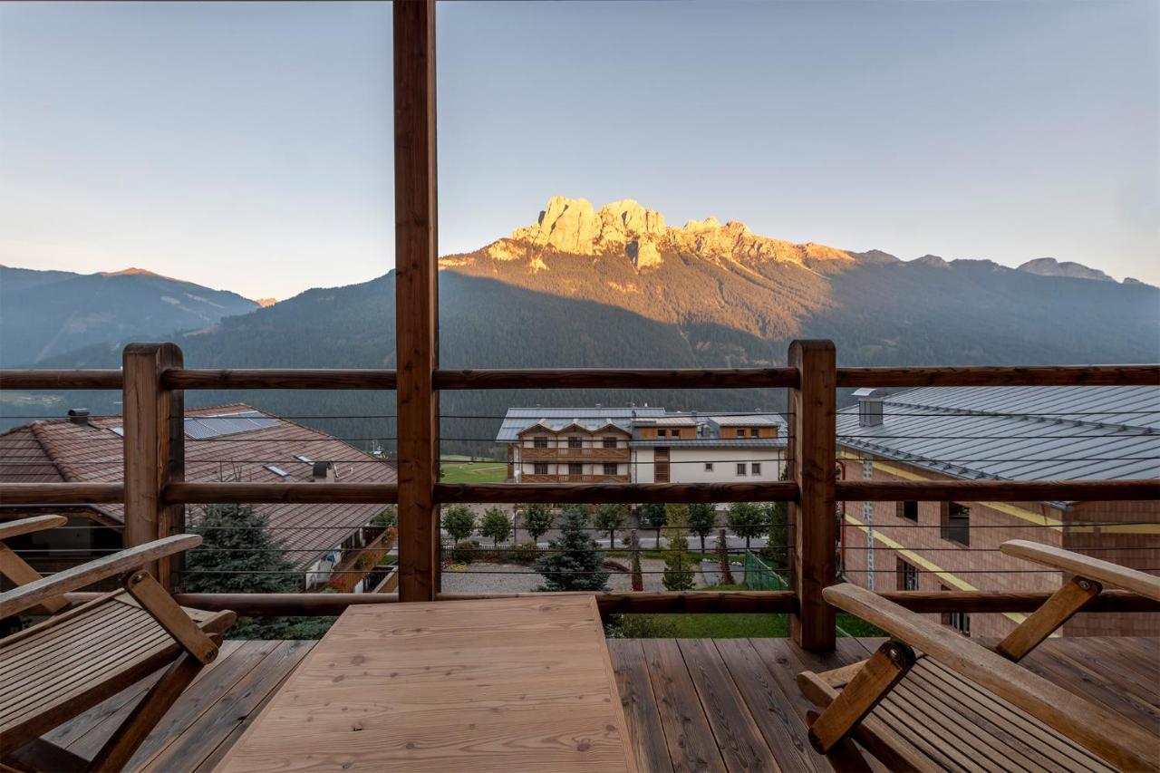 Design & Suite Hotel Ciarnadoi Vigo di Fassa Extérieur photo