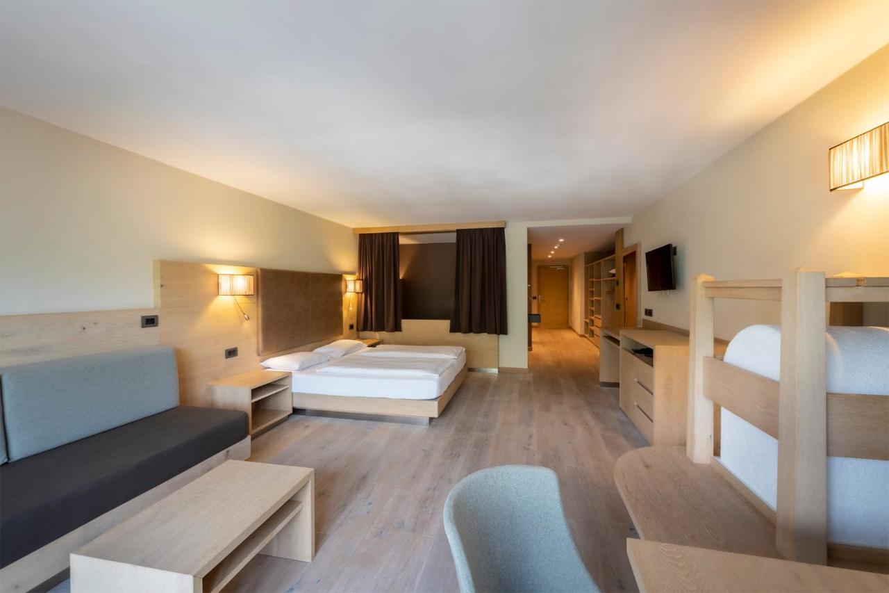 Design & Suite Hotel Ciarnadoi Vigo di Fassa Extérieur photo