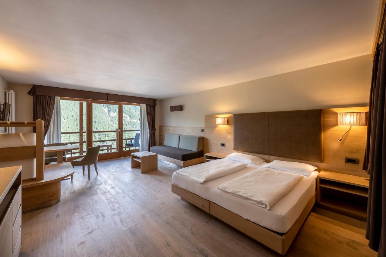 Design & Suite Hotel Ciarnadoi Vigo di Fassa Extérieur photo