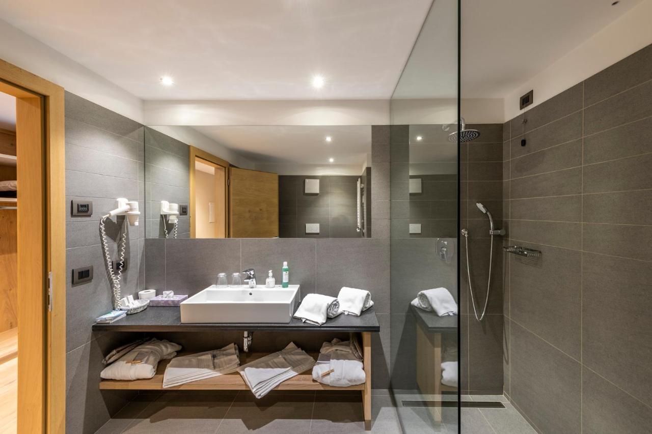 Design & Suite Hotel Ciarnadoi Vigo di Fassa Extérieur photo