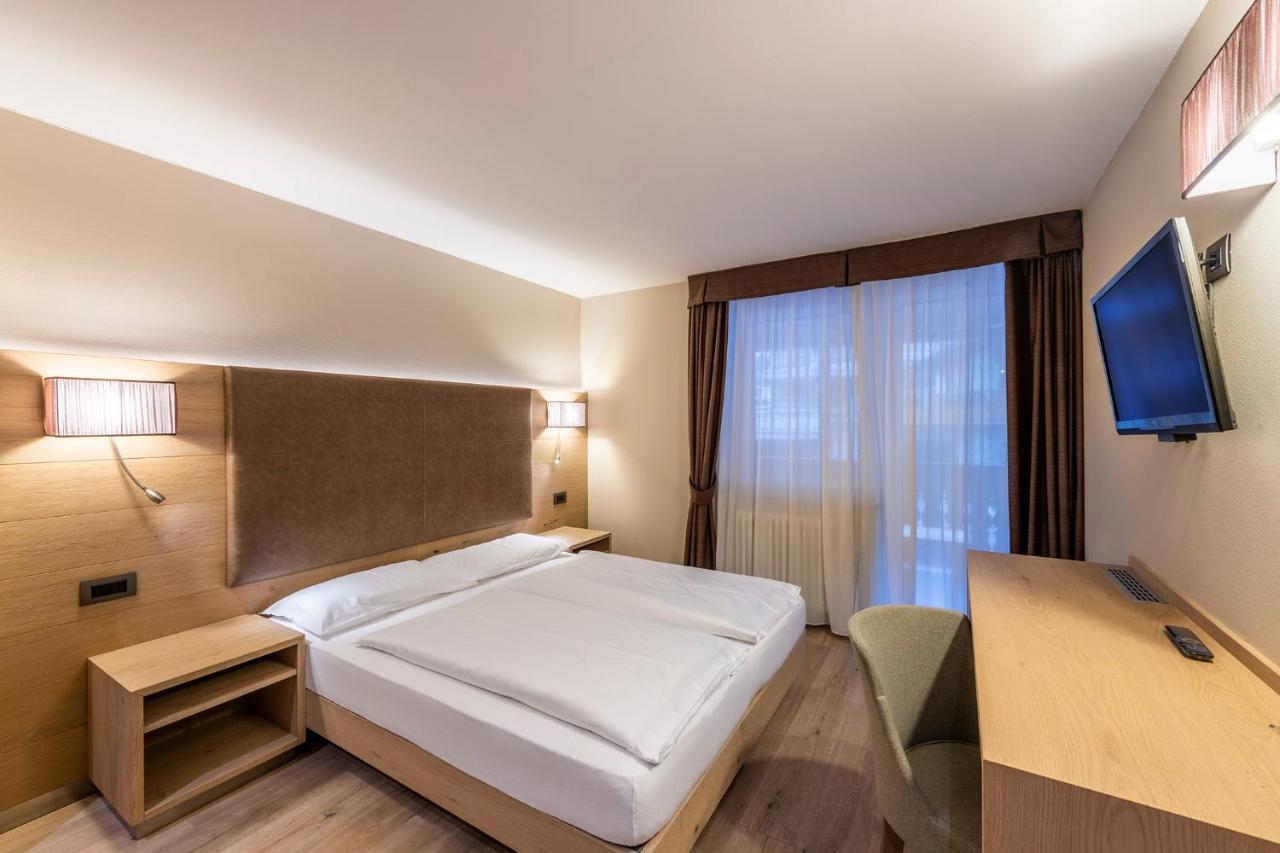 Design & Suite Hotel Ciarnadoi Vigo di Fassa Extérieur photo