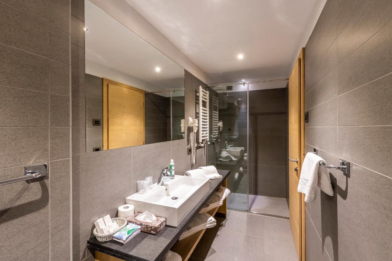 Design & Suite Hotel Ciarnadoi Vigo di Fassa Extérieur photo