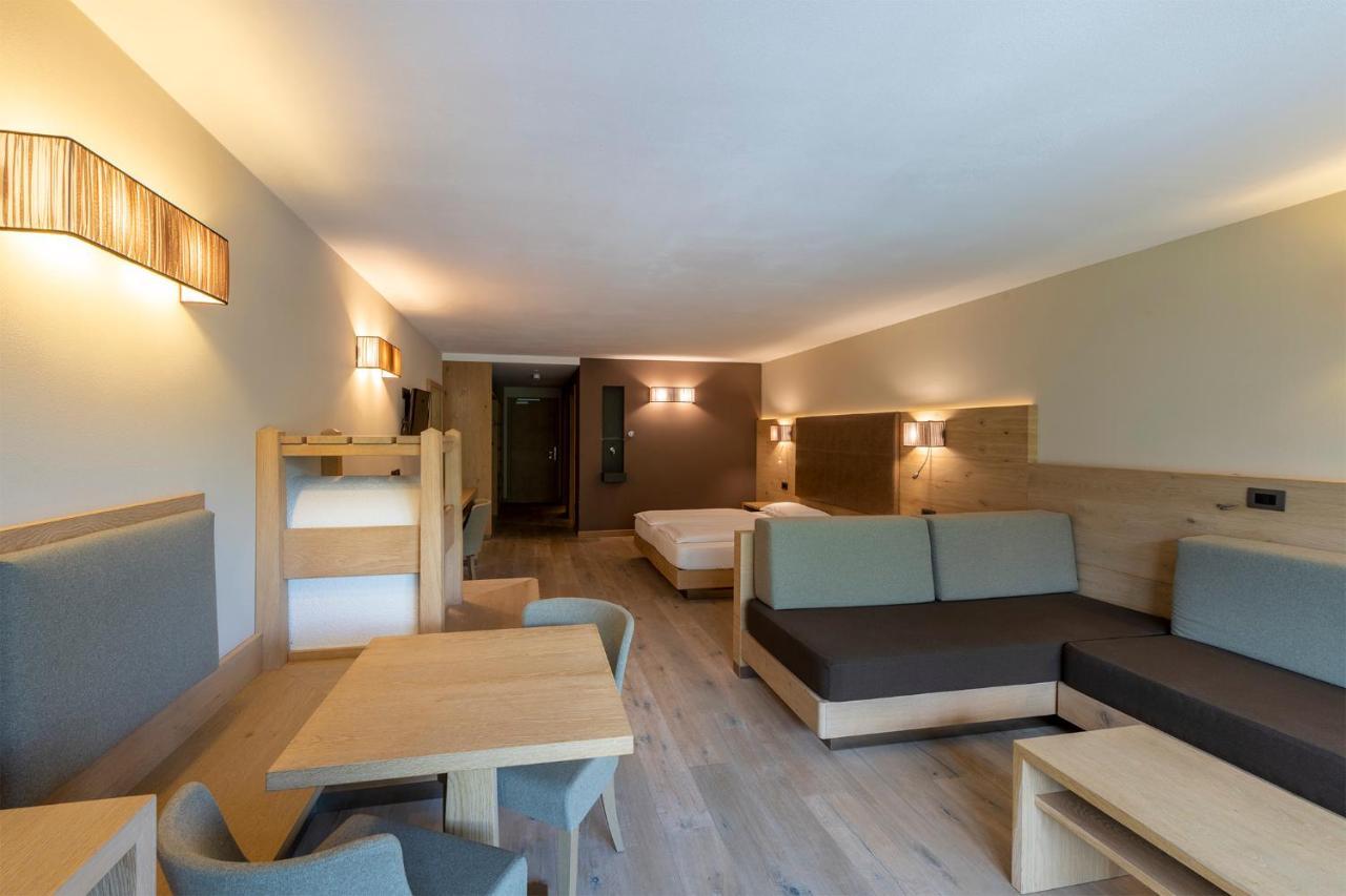 Design & Suite Hotel Ciarnadoi Vigo di Fassa Extérieur photo