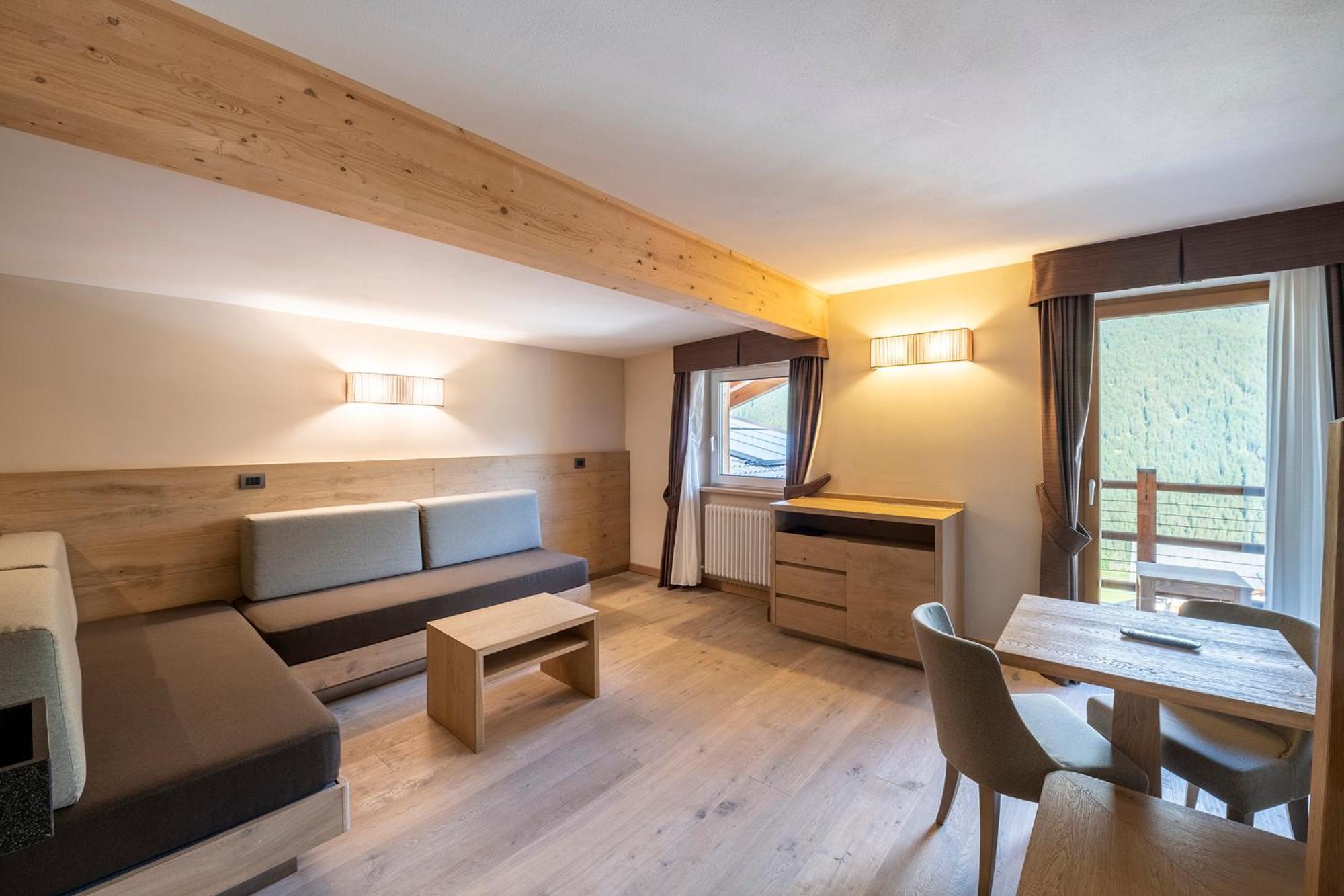 Design & Suite Hotel Ciarnadoi Vigo di Fassa Extérieur photo
